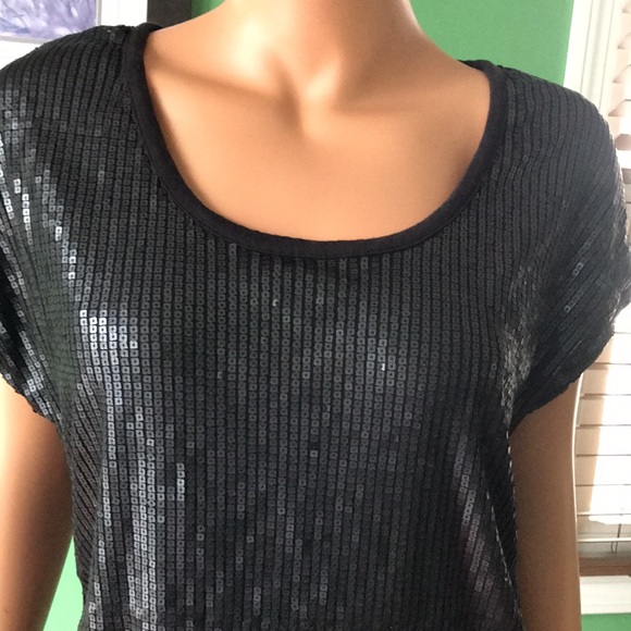 🌻🌻Arden B Sequined Short Sleeved Top🌻🌻 - Picture 3 of 9